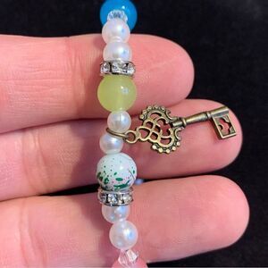 Handmade steetch beaded bracelet pearl key charm